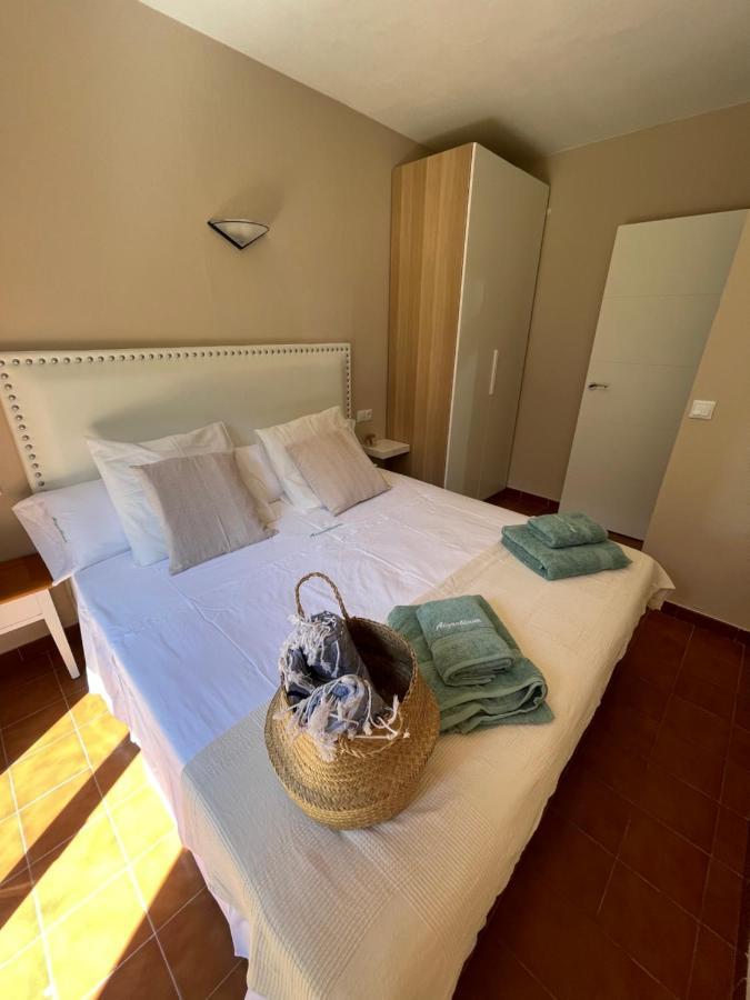 Bonito Apartamento Con Terraza, Jardin Y Piscina Cala en Bosc Exterior photo