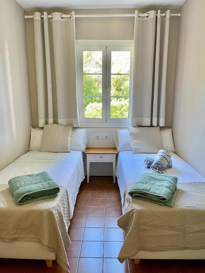 Bonito Apartamento Con Terraza, Jardin Y Piscina Cala en Bosc Exterior photo