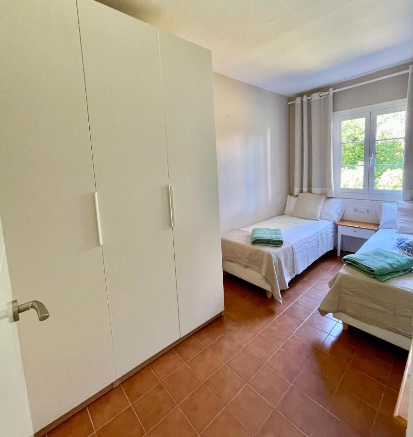 Bonito Apartamento Con Terraza, Jardin Y Piscina Cala en Bosc Exterior photo